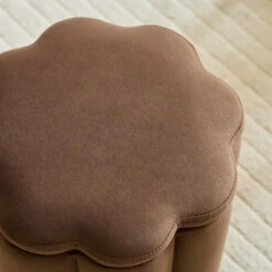 Fluweel Bruine Salonpoef Met Opbergruimte 17 Fluweel Bruine Salonpoef Met Opbergruimte -Leenbakker Winkel 47e20bf95124406cb73c0ecd345c29d4