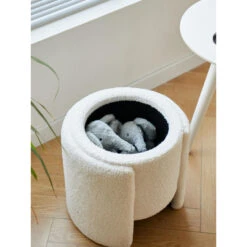 Pouf Met Witte Krullen In Scandinavische Stijl -Leenbakker Winkel 4cfa7a7ad0e34b1bbcb968ebab574afc